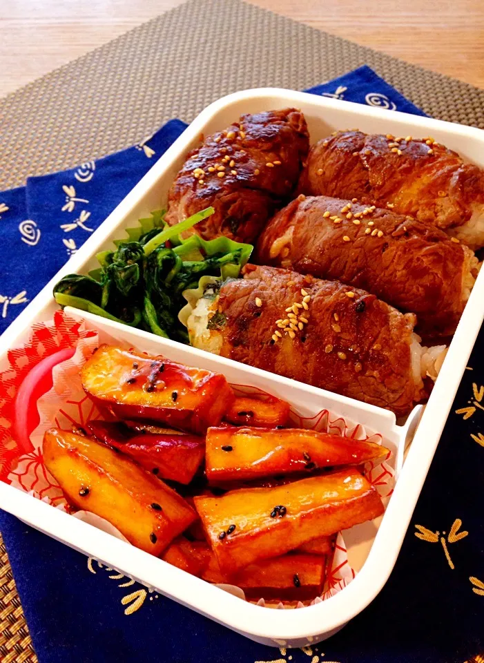 Snapdishの料理写真:🍱男子弁当 🐂肉巻きおにぎり&🍠大学芋|ピロさん