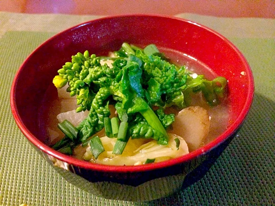 Delicious miso soup w/pork& Spring vegetables of cabbage heaping😍豪快❗山盛りｷｬﾍﾞﾂの春野菜絶品豚汁|🌈Ami🍻さん