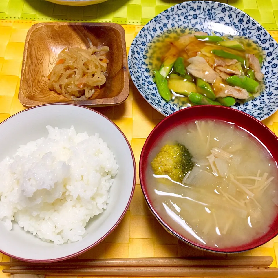 切り干し大根の煮物、豚とアスパラ白菜の鼈甲餡掛け、大根とブロッコリーのお味噌汁|舐め子さん