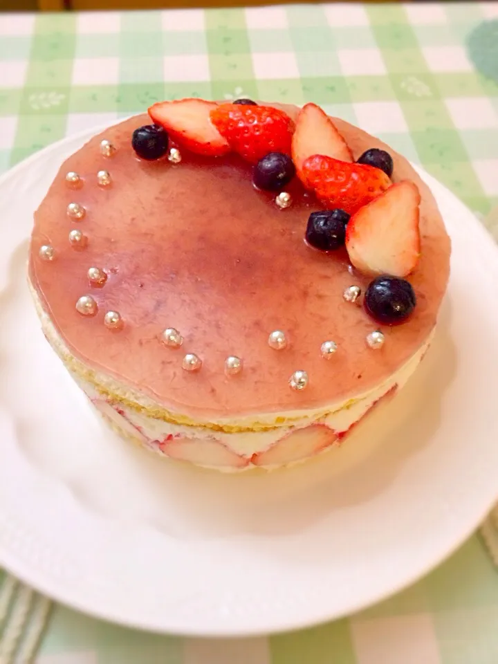 バースデーケーキとして…ホワイトチョコのフレジェ♫|4leafcloverさん