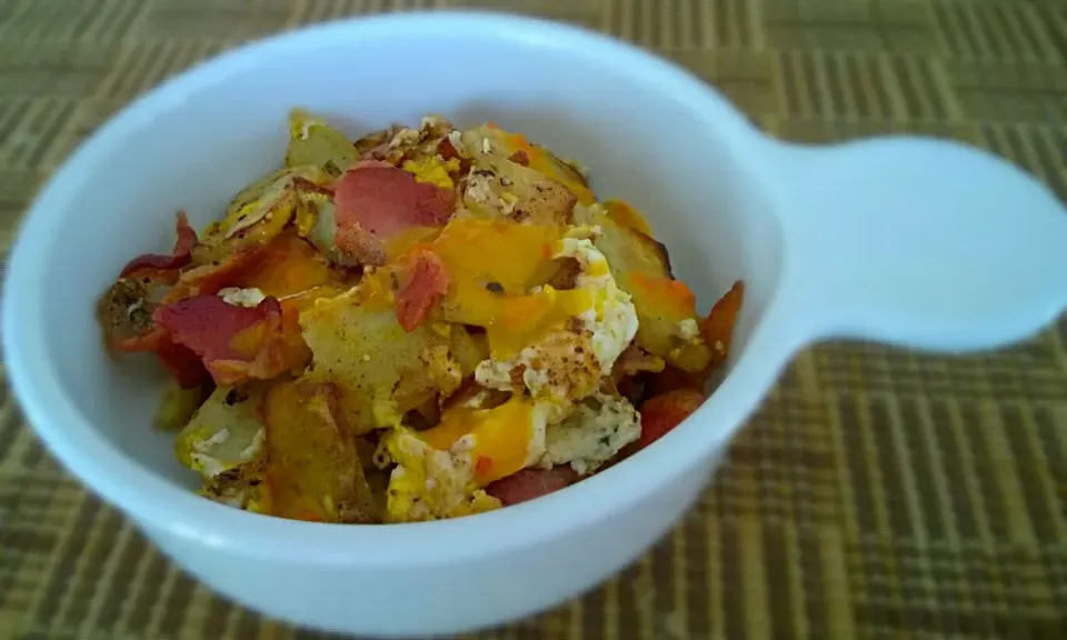 Fried potatoes with egg & Caribbean hot sauce|Jiraphon Gさん