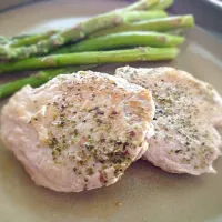 Snapdishの料理写真:Marjoram Pork Medallion with Asparagus|Jonathan Johnsonさん