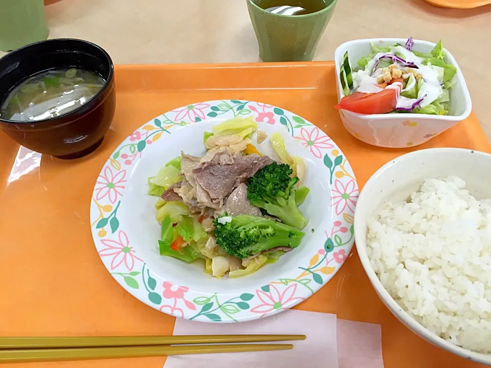 茹で豚と五種野菜のナッツソース(^o^)|すかラインさん