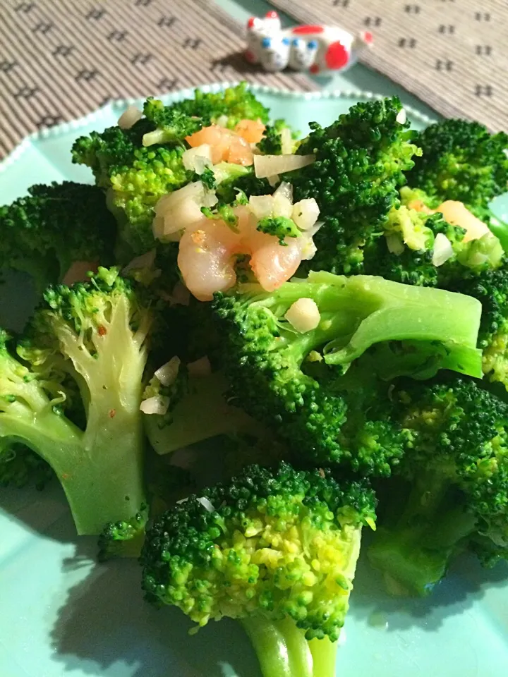 Shrimp garlic broccoli salad|Nigel Nakadaさん