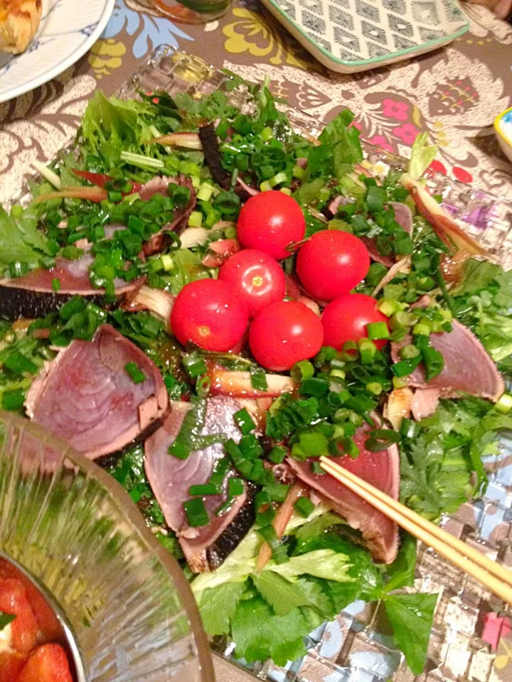 カツオのたたきごま油掛け香菜サラダ|はるさん