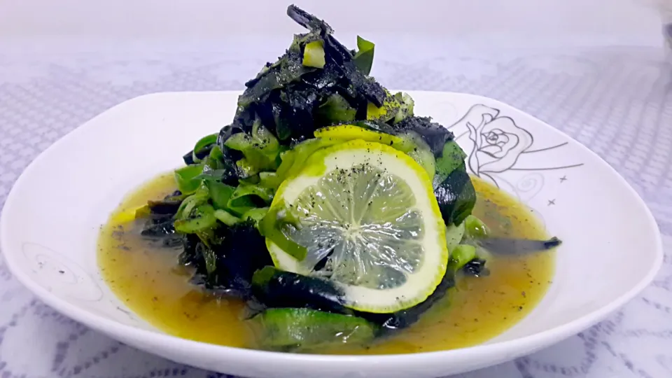 Seaweed  in  cucumber|Leo.Leeさん