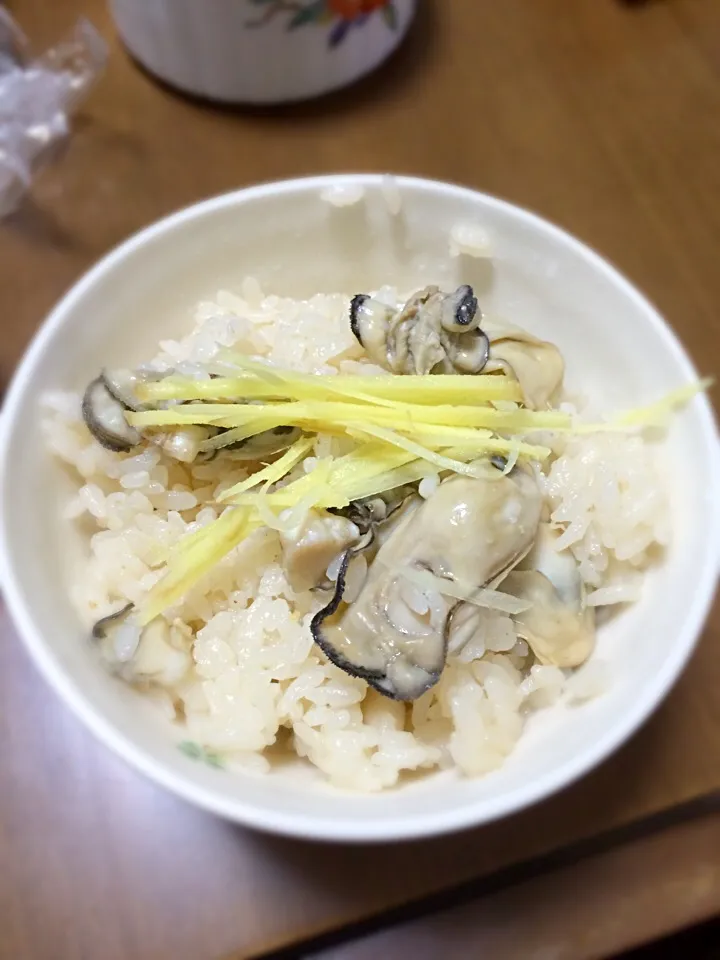 牡蠣炊き込みご飯|グレさん