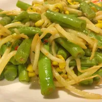 Garlic + chilly mix vege (long beans & bean sprouts)|Ismahan Khanさん