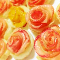 Snapdishの料理写真:薔薇アレンジの林檎パイ|mimさん