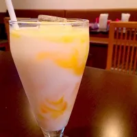 Snapdishの料理写真:マンゴーラッシー🍹|inukaimizukiさん