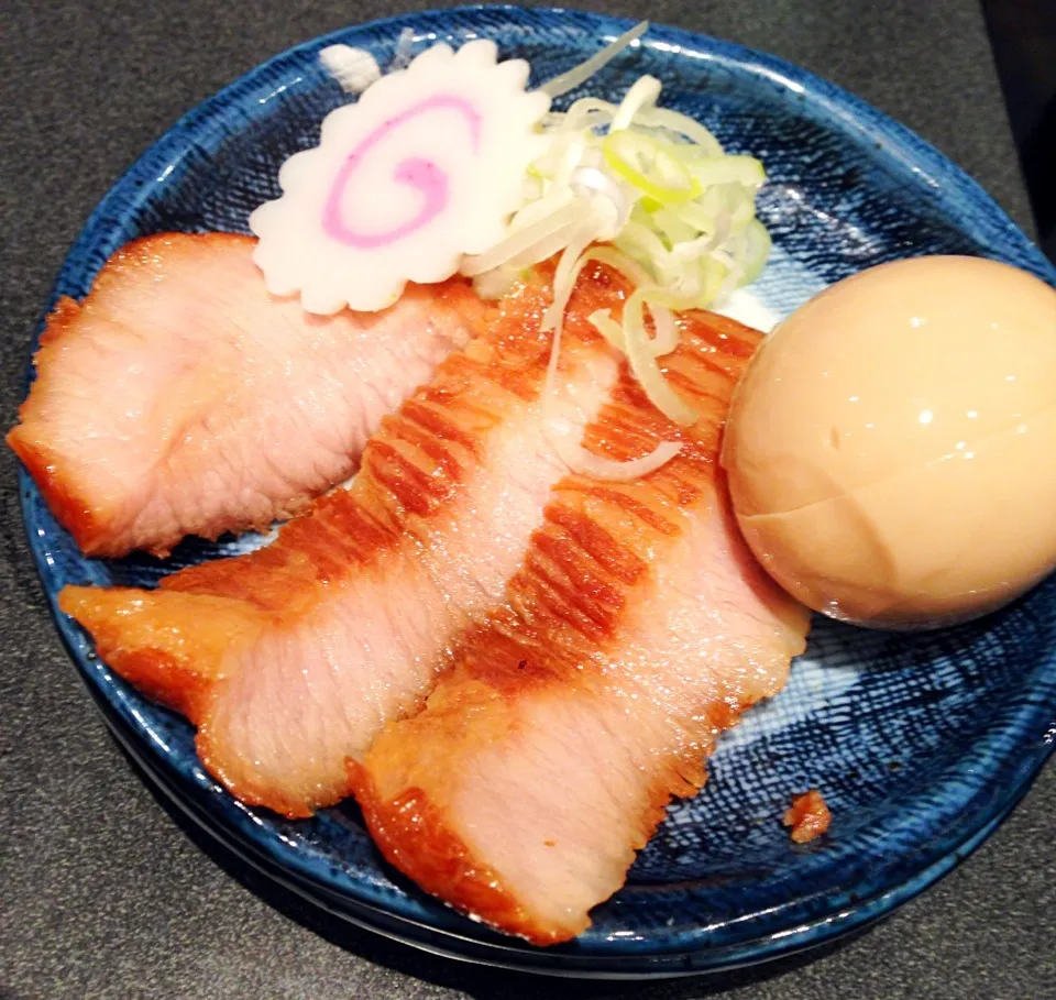 Free 3pc Toroniku with ajitsuke tamago|coxiella24さん