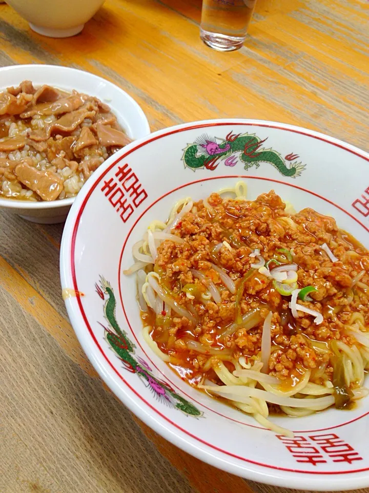 スタミナぶっかけまぜスタ❗️半バラ丼@餃子舗 漫々亭(指扇)|みっさんさん