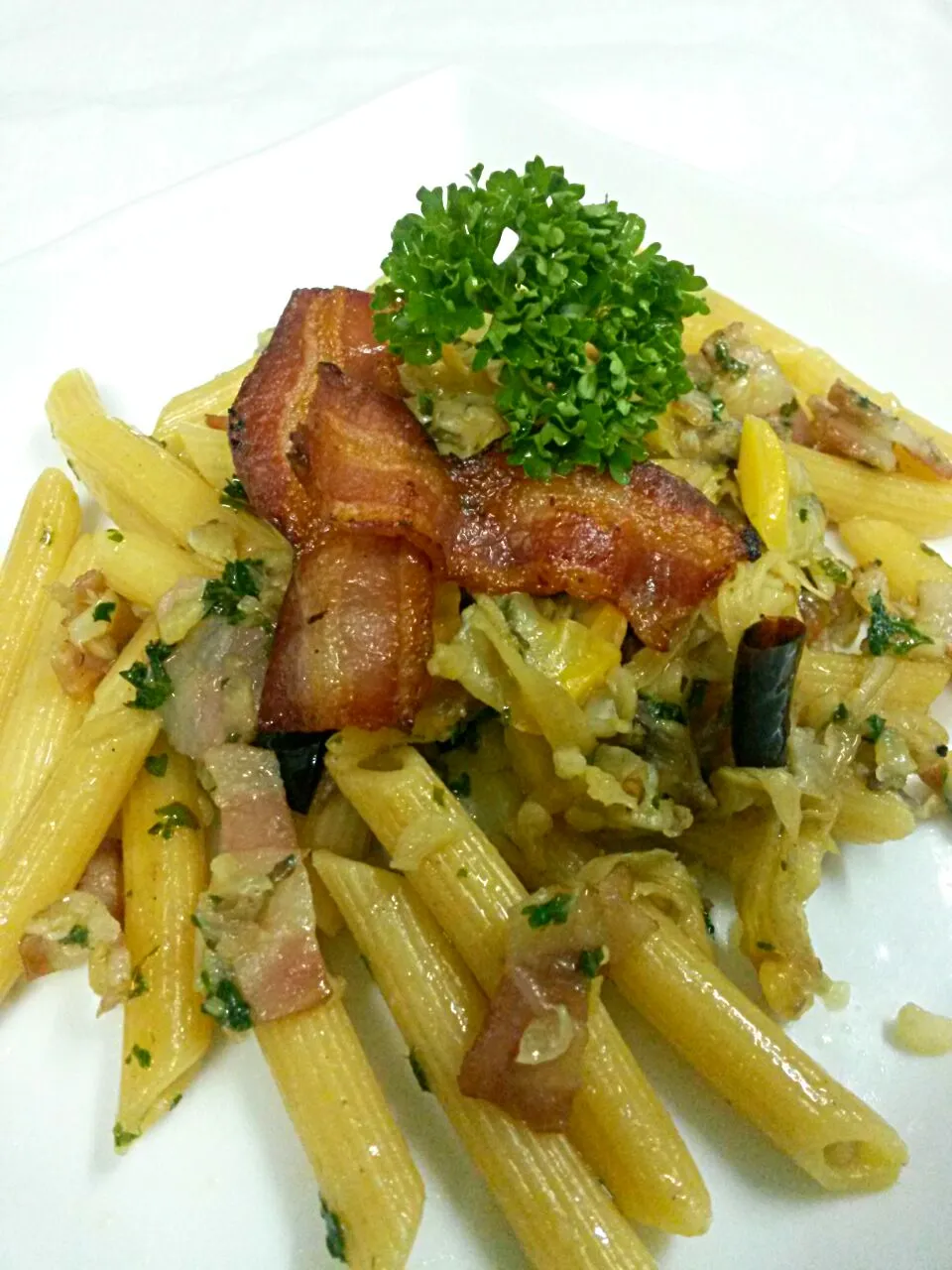 Clam Bacon Penne|Jeab Lertさん