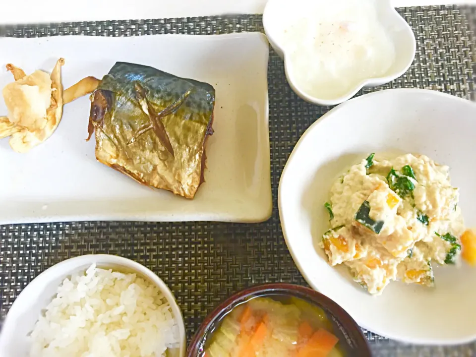 鯖の塩焼き🐟カボチャの白和え🐟さくらのヨーグルト|さやぴーすさん