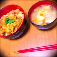 Snapdishの料理写真:親子丼＊豚汁|坂本遥さん