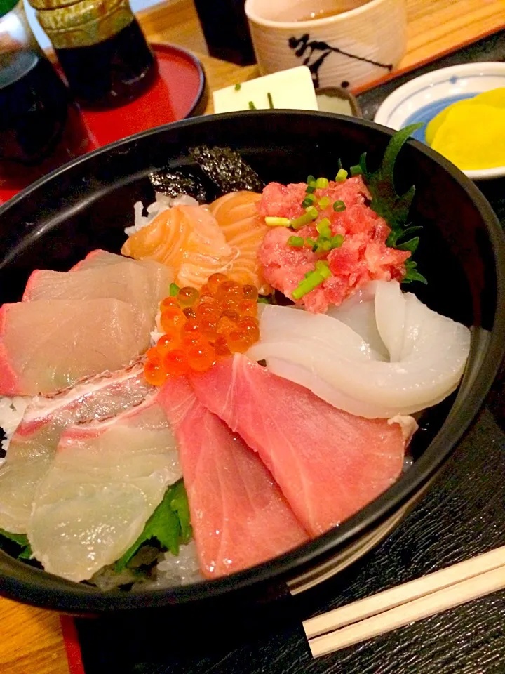 唐戸市場の海鮮丼|girasoleさん
