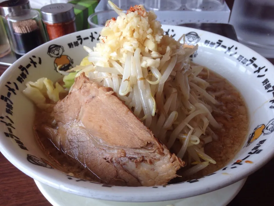 野郎ラーメン750円ブタックカード行使で野菜増し無料|PegaOさん