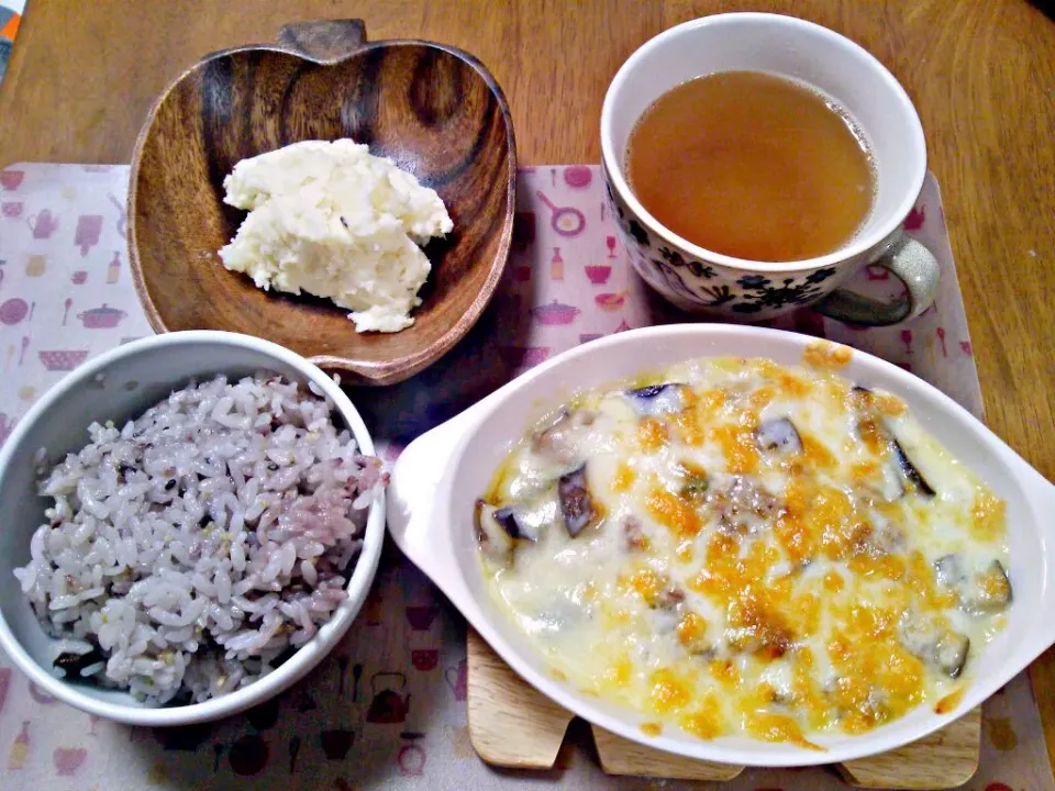 ２月2４日 茄子と挽き肉の味噌チーズ焼き ポテトサラダ コンソメスープ|いもこ。さん