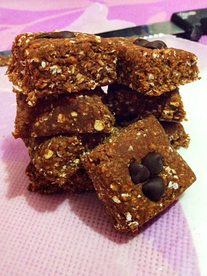 No bake chocolate chip oatmeal bar with raisins|jeawelさん