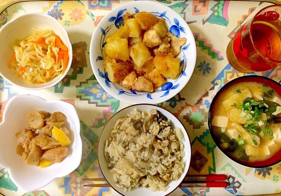 鶏肉とじゃがいもの照り焼き 炊き込みごはん 豆腐と油揚げの味噌汁 切り干し大根 かぶとごぼうのレモンソテー|まいまいまーやさん