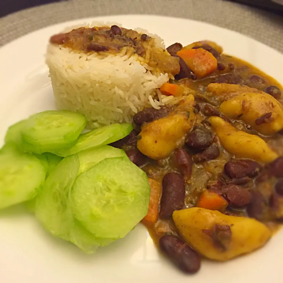 Stew Peas | Basmati Rice | Cucumbers|T.E.Dennisさん