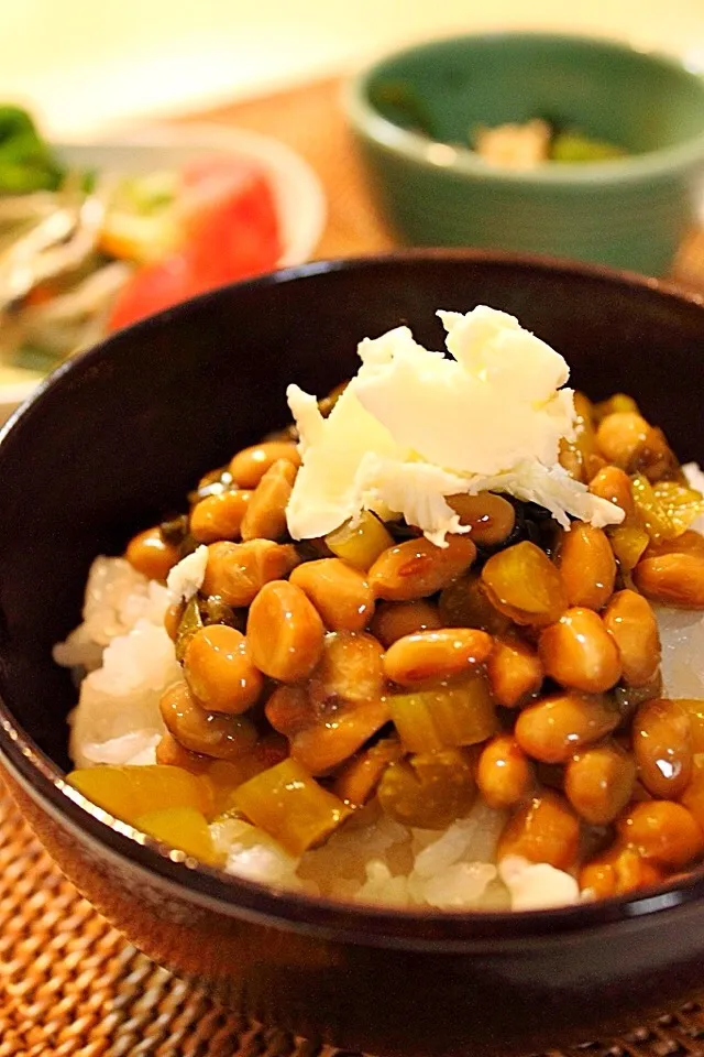 Snapdishの料理写真:バターのせ野沢菜納豆丼|はさん