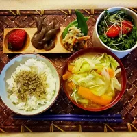 Snapdishの料理写真:夜遅い夕飯|AIKONGさん