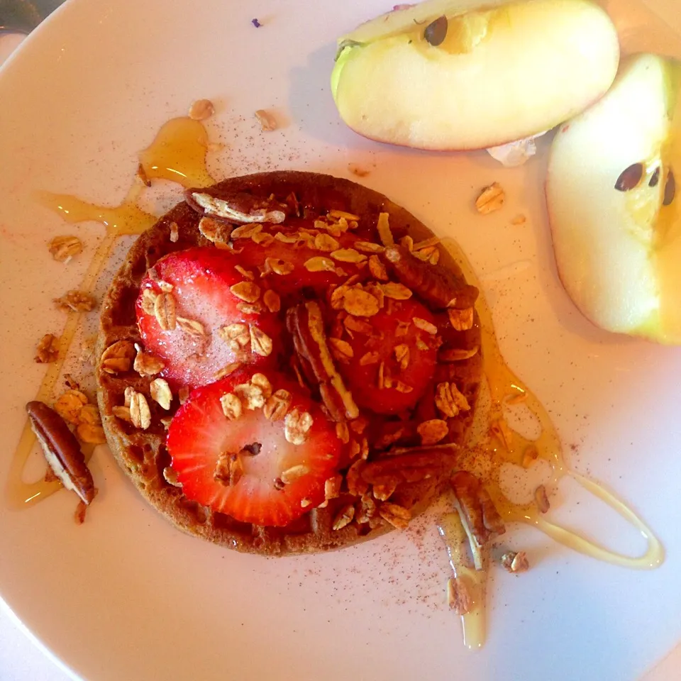 Snapdishの料理写真:Whole wheat waffle with honey, strawberries, homemade granola, & pecans with a side of crisp apples|victoria valerioさん