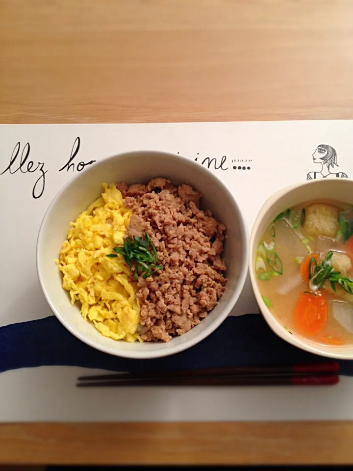 鶏そぼろ丼の晩ごはん|TToshipieさん