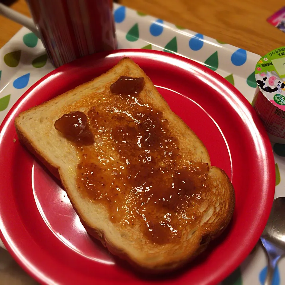 Snapdishの料理写真:ジャムトースト カフェラテ|さるさん