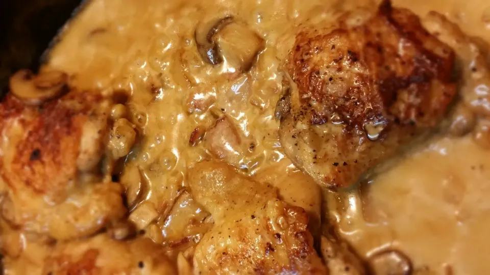 Snapdishの料理写真:Coq au Vin #braised #CoqAuVin #Chicken|Cyndi Priceさん