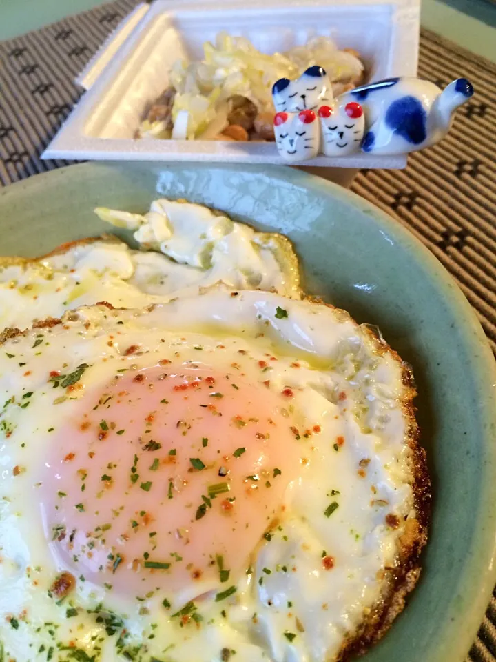 Snapdishの料理写真:Simple!!... Fried eggs!!|Nigel Nakadaさん