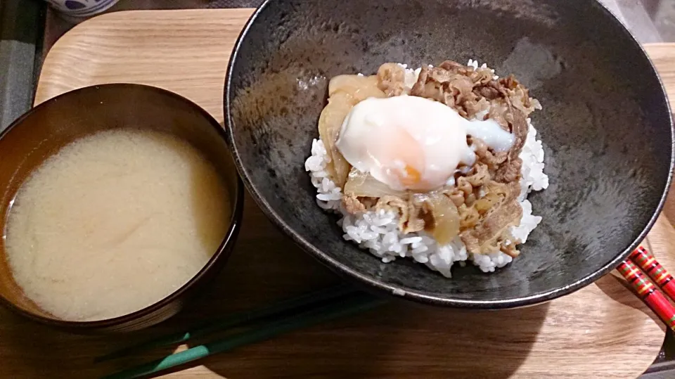 牛丼　温玉乗せ|みづいさん