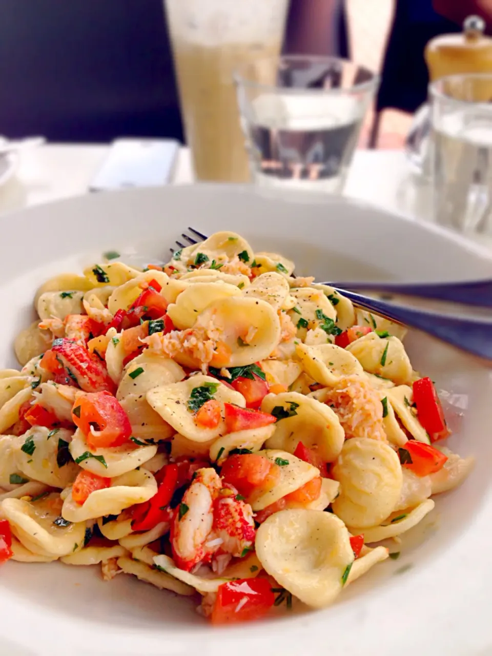 Snapdishの料理写真:Alaskan crab pasta tossed with chilli, garlic, parsley, lemon & olive oil|Charlene Nguyenさん