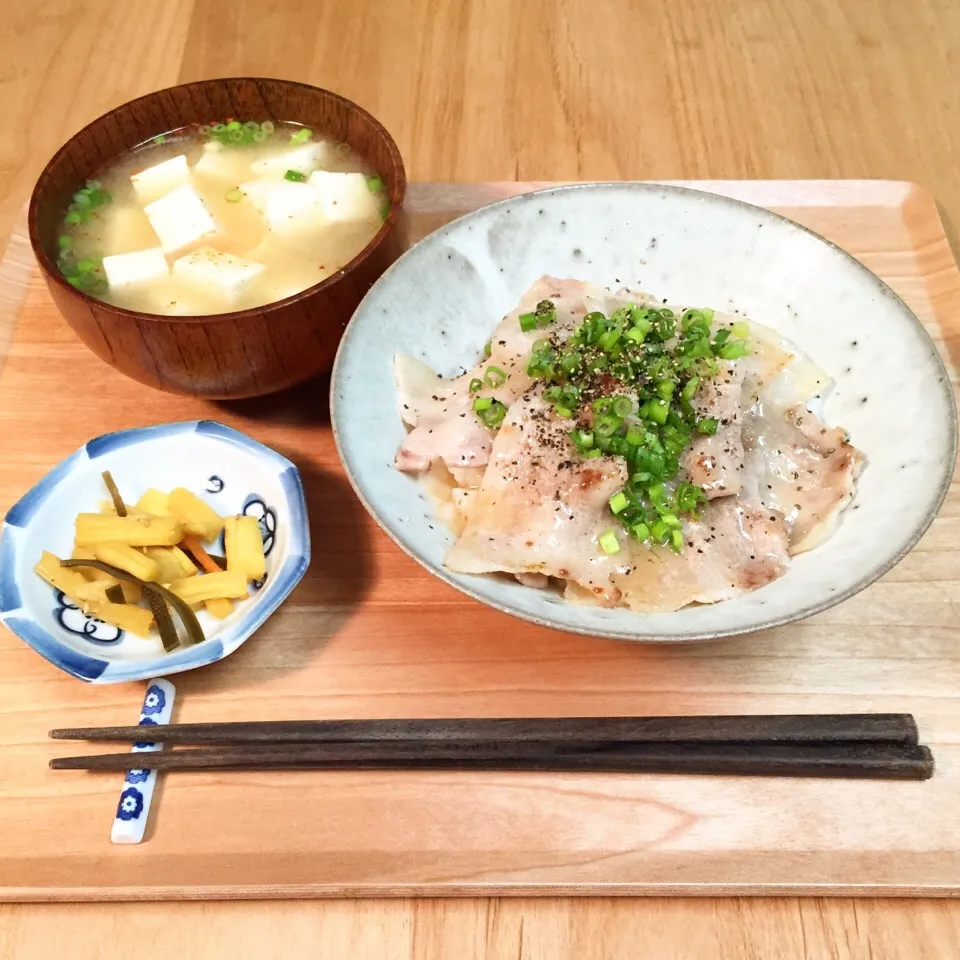 塩レモン豚丼、豆腐の味噌汁|maruruさん