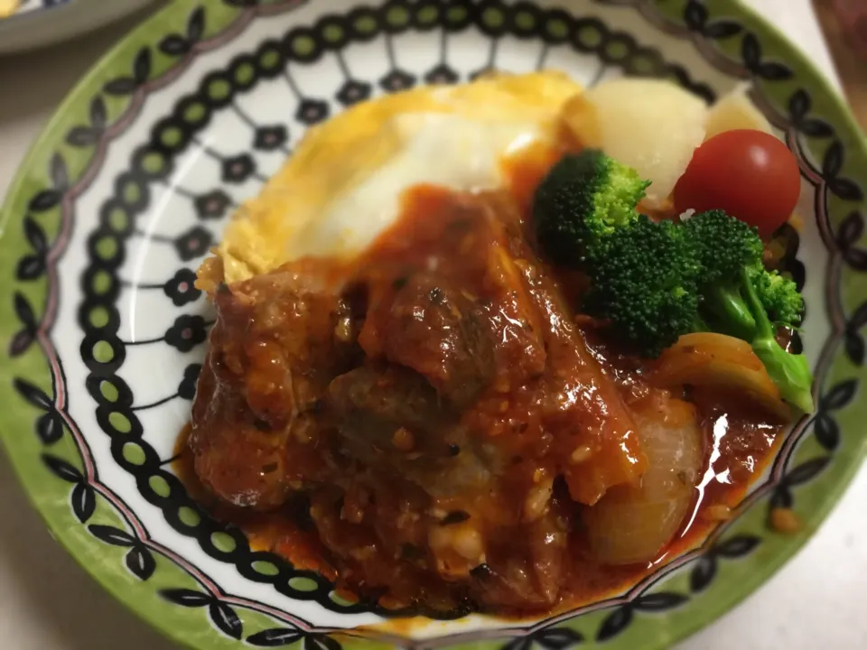 オムライスのチキントマト煮添え|ルッカスさん