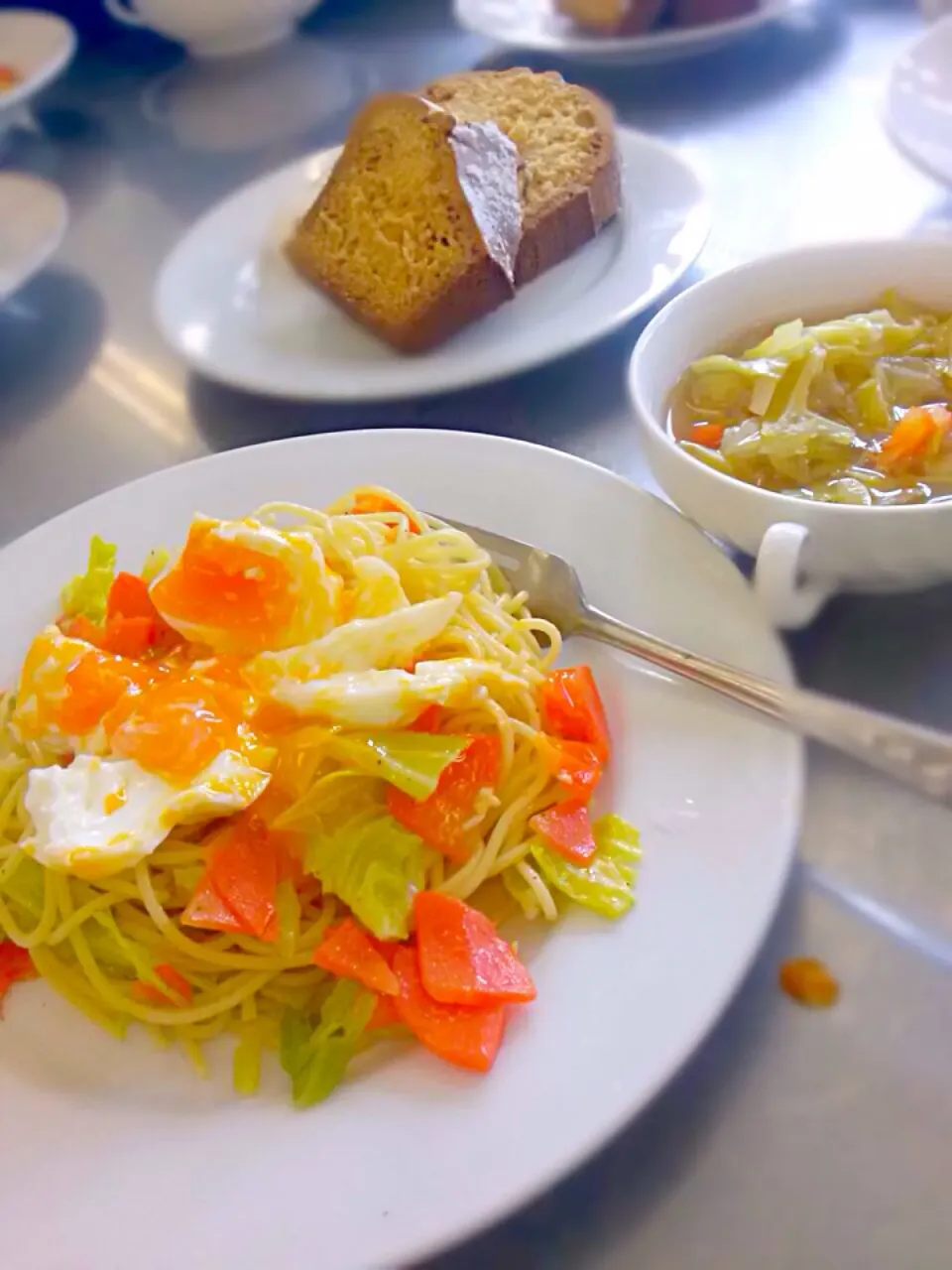 授業で作った！ほろほろしっとりケーキと春のパスタとコンソメ野菜スープ♡|ちーちゃんさん