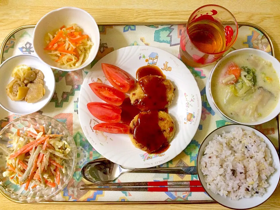 Snapdishの料理写真:豆腐ハンバーグ、野菜ときのこの豆乳スープ、にんじんとごぼうとキャベツのサラダ、切り干し大根、かぶとごぼうのレモンソテー|まいまいまーやさん