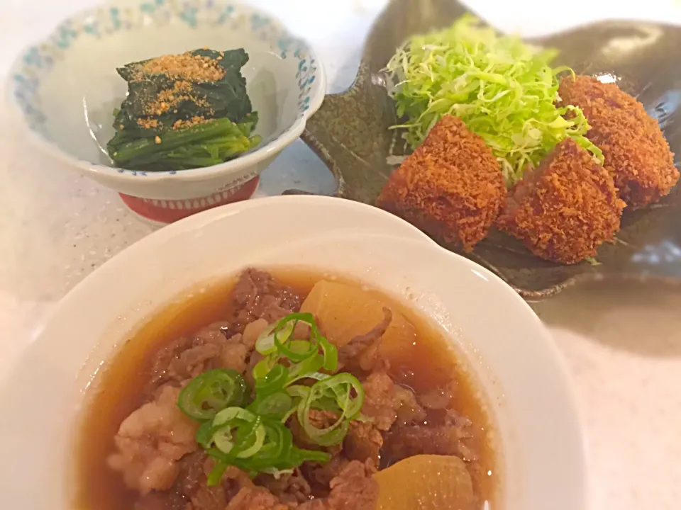 メンチカツと牛肉と大根の甘辛煮|masakaorinさん