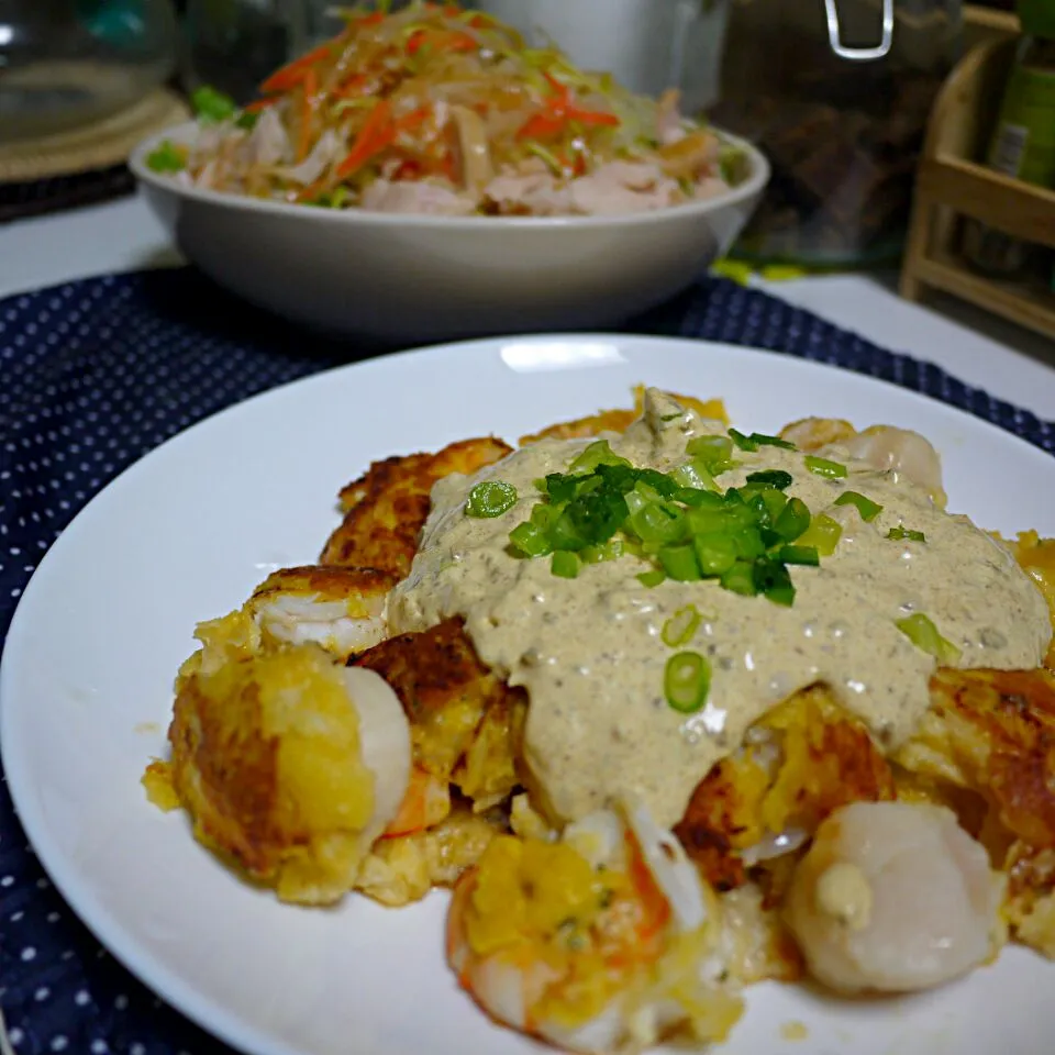 エビとホタテのシャキシャキカレーソース  スモークチキンのサラダ|石川洋子さん