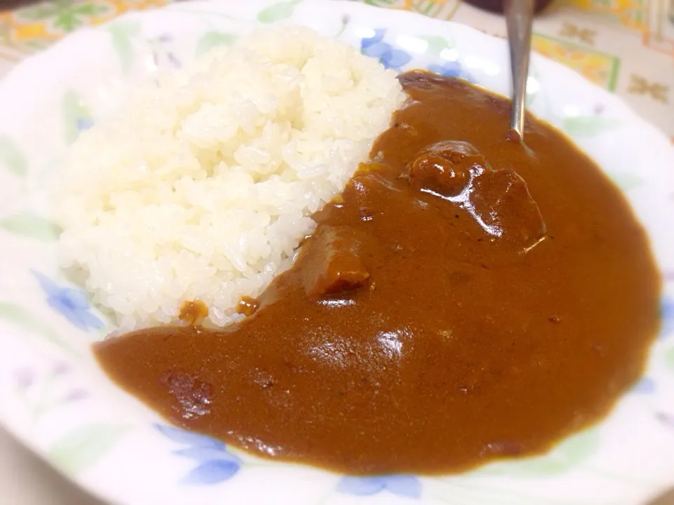 7&i コトコト煮込んだ こだわりビーフカレー🍛|ゆうじ.さん