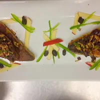 Snapdishの料理写真:Fois Gras with an Apple Jalapeño Raisin Relish|Geralde Neretteさん