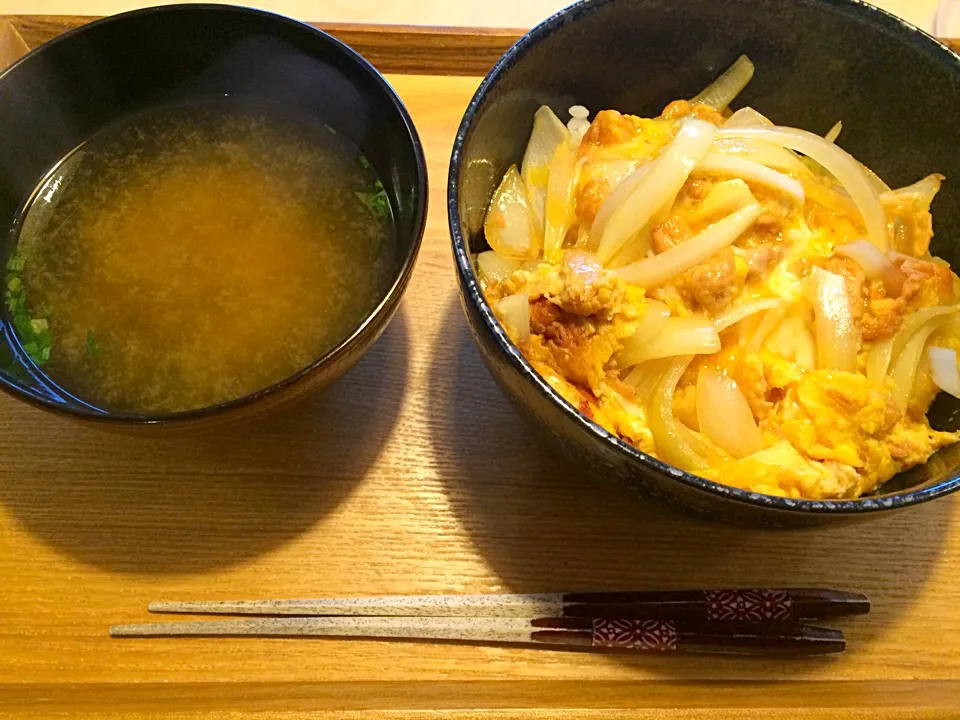 ツナの親子丼|ぴっぱーさん