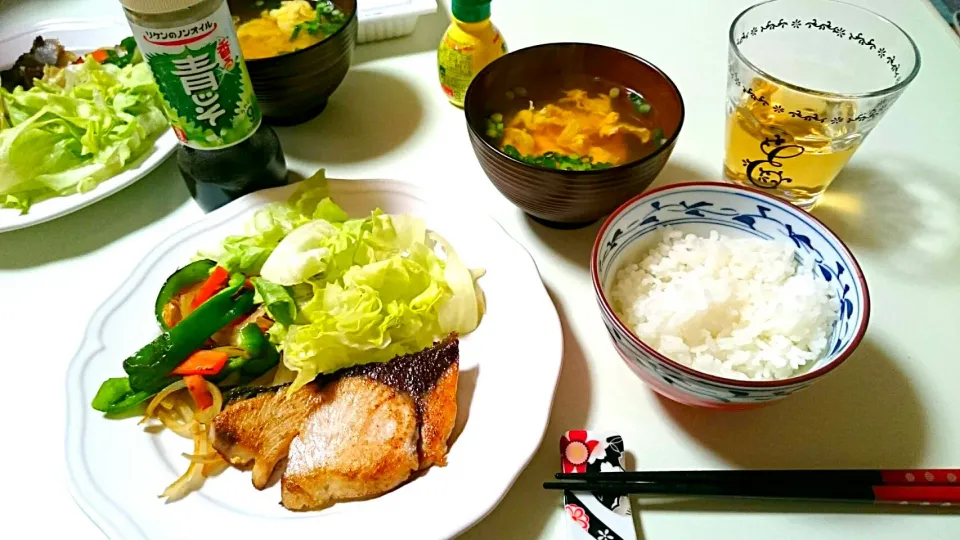 ぶりの洋風照り焼き・卵のすまし汁・野菜のコンソメ炒め|めぐりさん