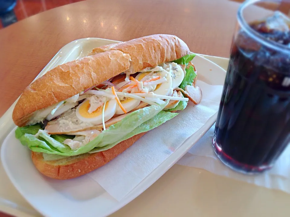 ドトール新作「やわらかチキンとは半熟タマゴ」😋|アライさんさん