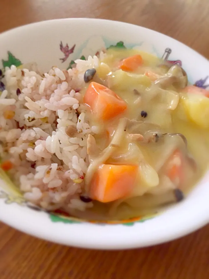 1人でバタバタお昼ご飯〜昔からこの食べ方が好き(´◡`๑)|さくたえさん