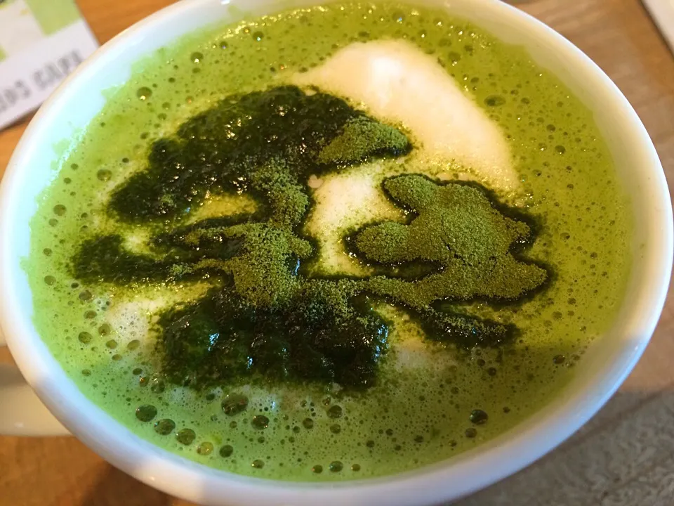 Matcha latte @ Tokyu Hands' popup bonsai cafe|Ong Sor Fernさん