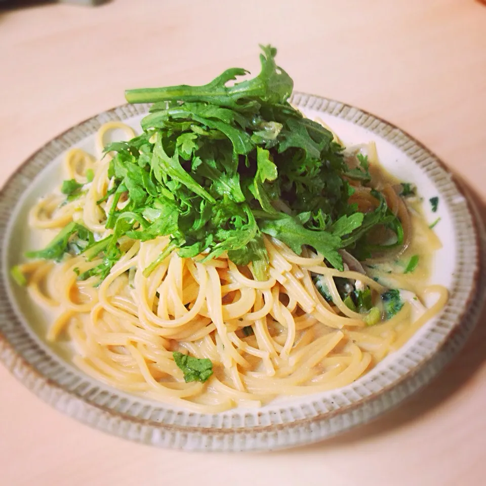 Kentaro Kayamaさんの料理 今日のまかない「THE 春菊🌿」|くわまるさん