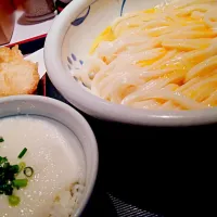 水天宮・谷や　釜玉うどん＋ミニとろろ丼＋かしわ天|おかちゃんさん