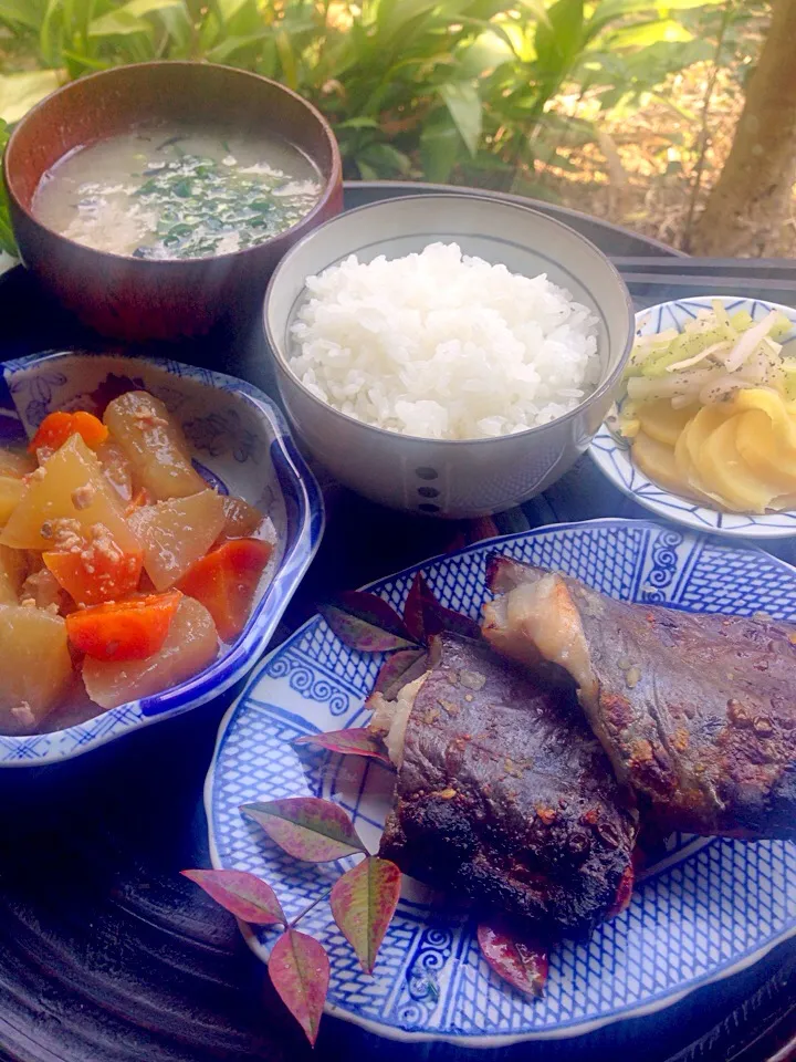 Snapdishの料理写真:スミヤキの塩こうじ焼きで朝ごはん♪|ちーちさん